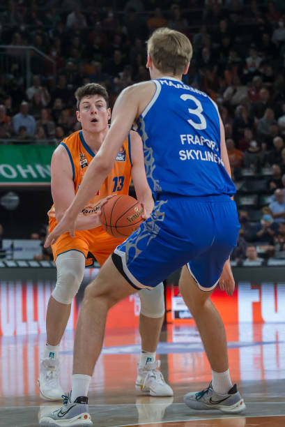 赤字而大规 赤字而大规