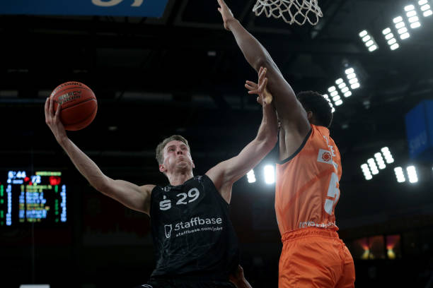 过千万美元 过千万美元