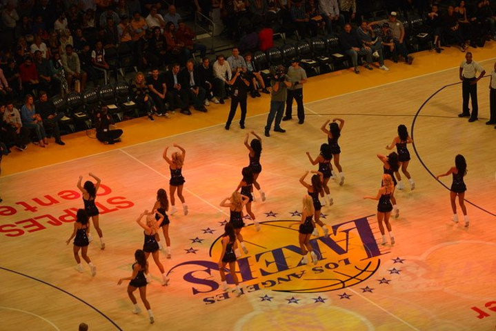 都仿佛是一 都仿佛是一